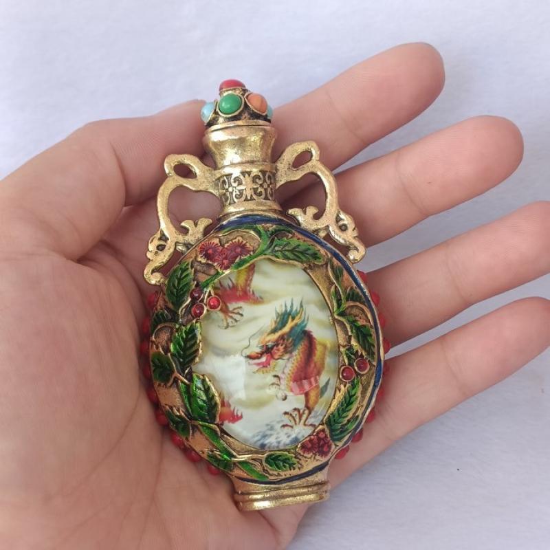Vintage Collectible Bottles - Botol Snuff Naga yang Menyala dalam